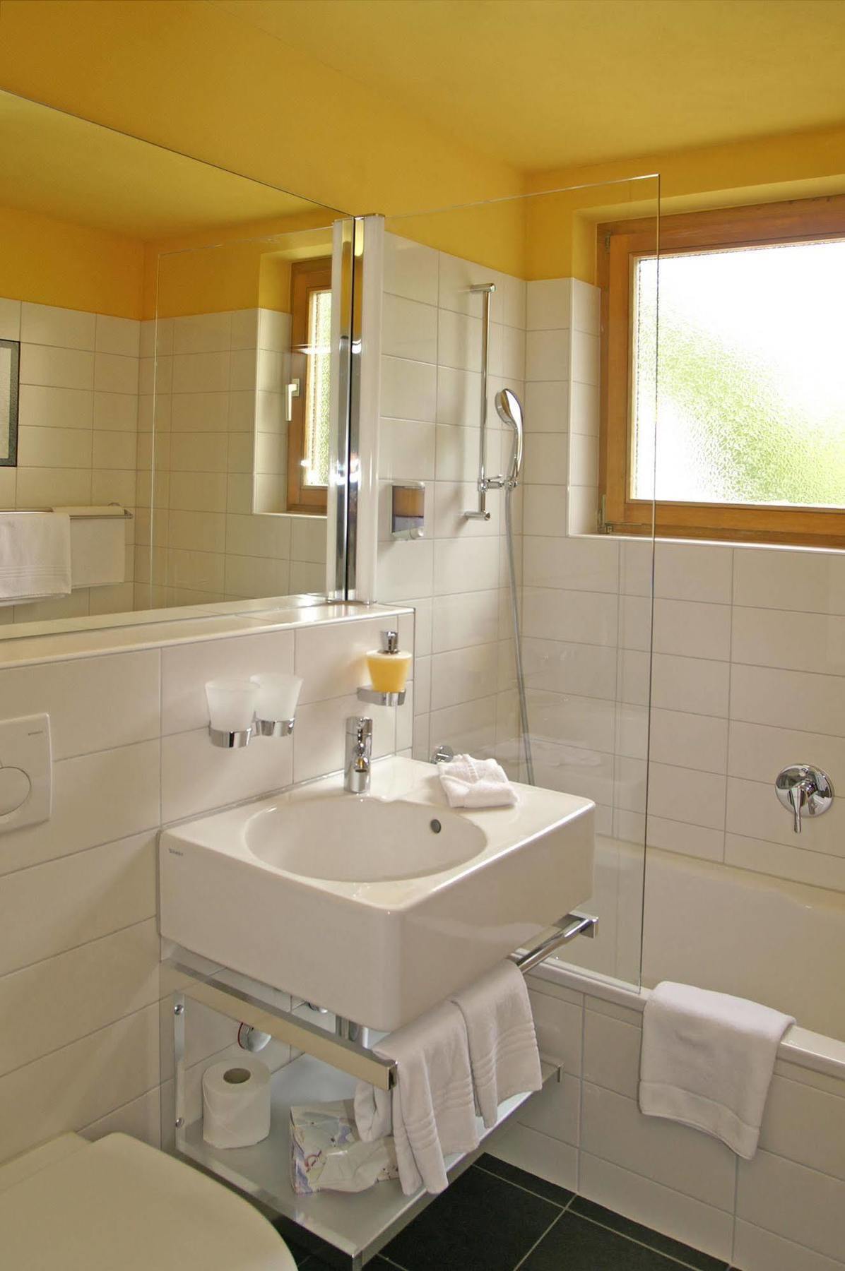 Hotel Garni Chesa Mulin 3*